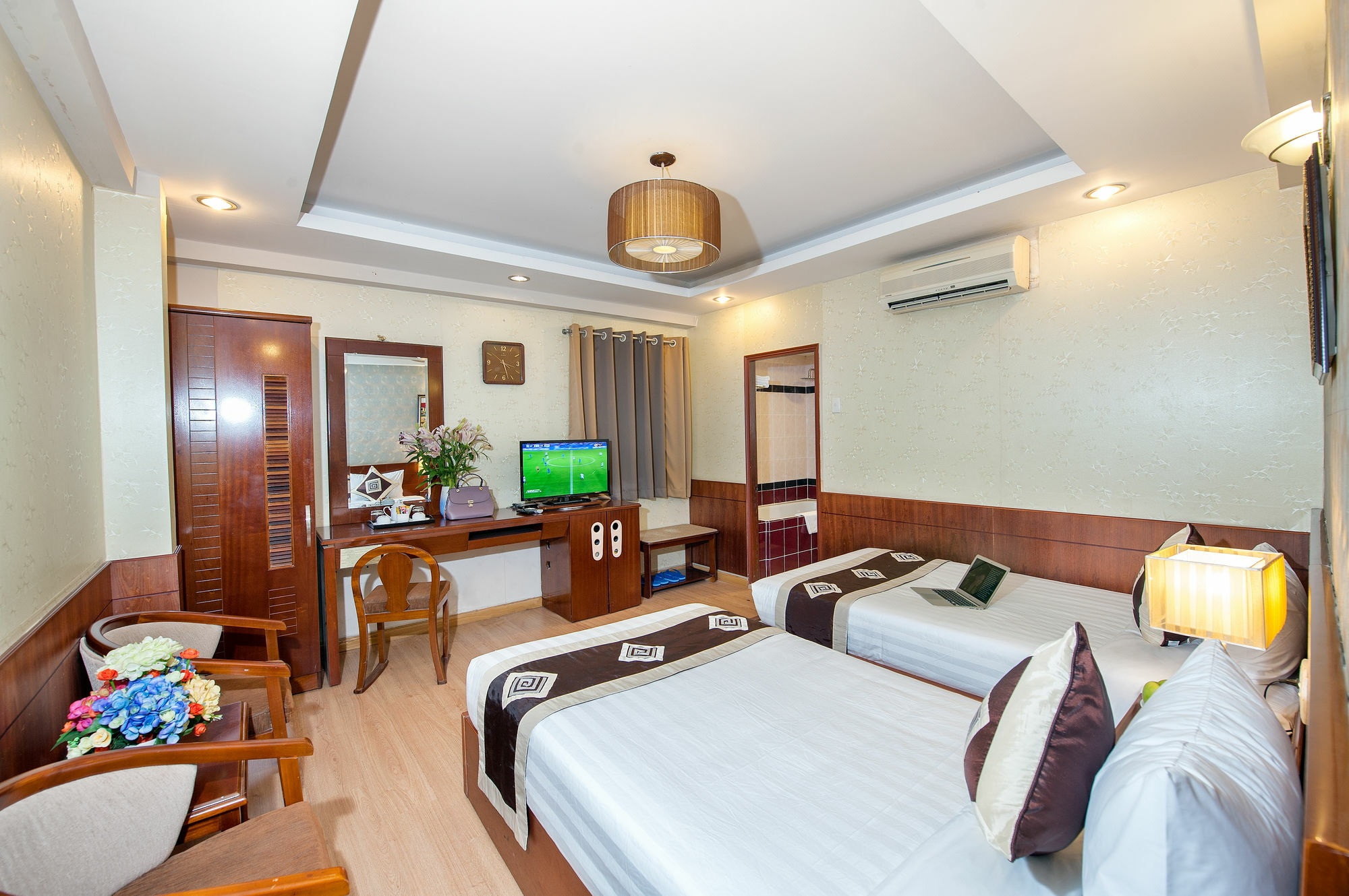 Paris Gold Hotel Ho Chi Minh City Exterior photo