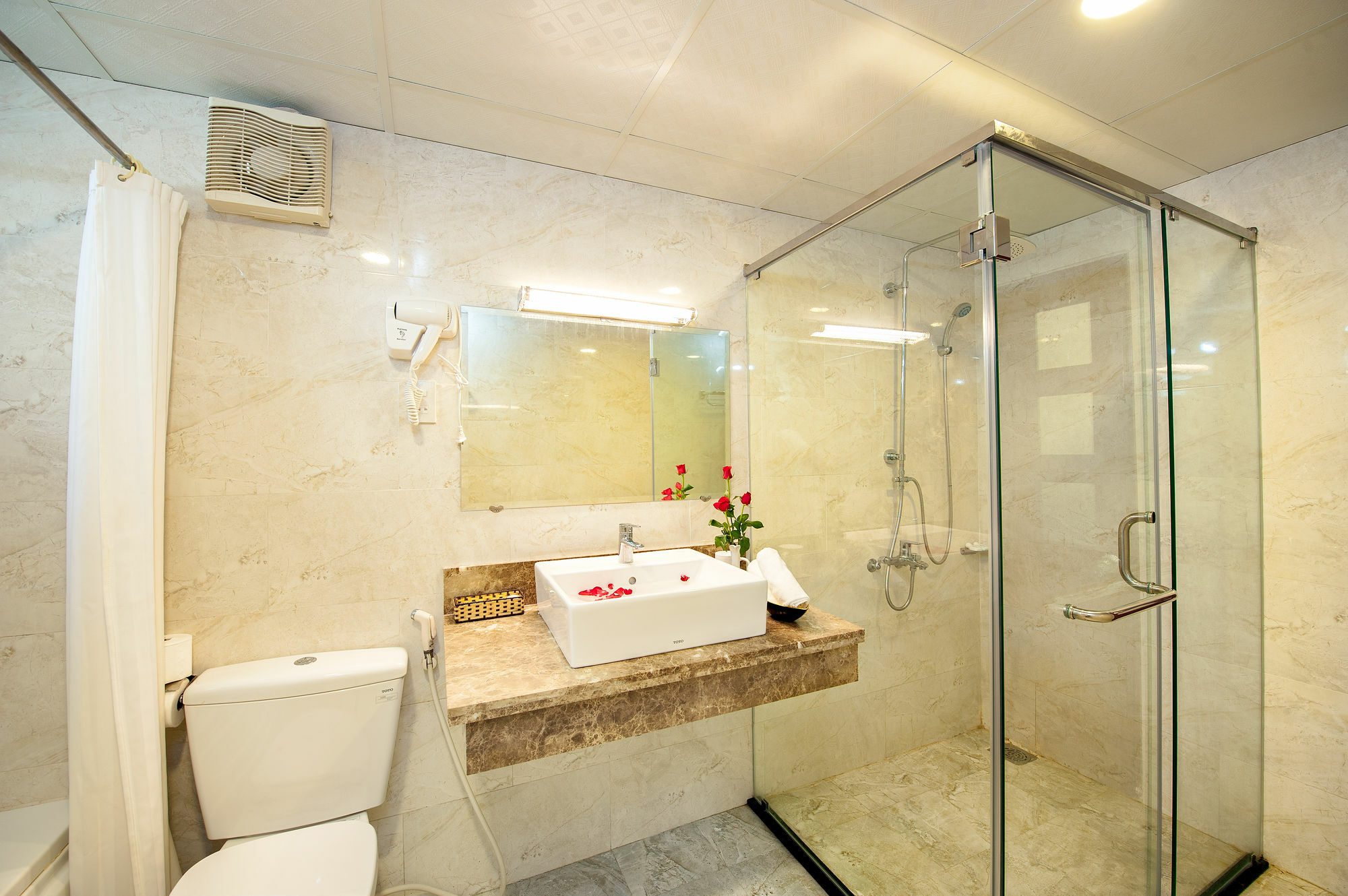 Paris Gold Hotel Ho Chi Minh City Exterior photo