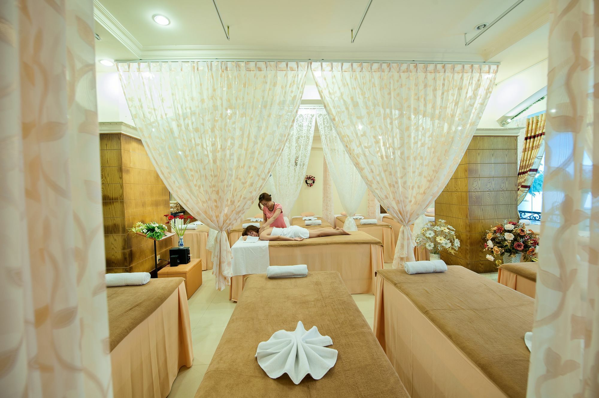 Paris Gold Hotel Ho Chi Minh City Exterior photo