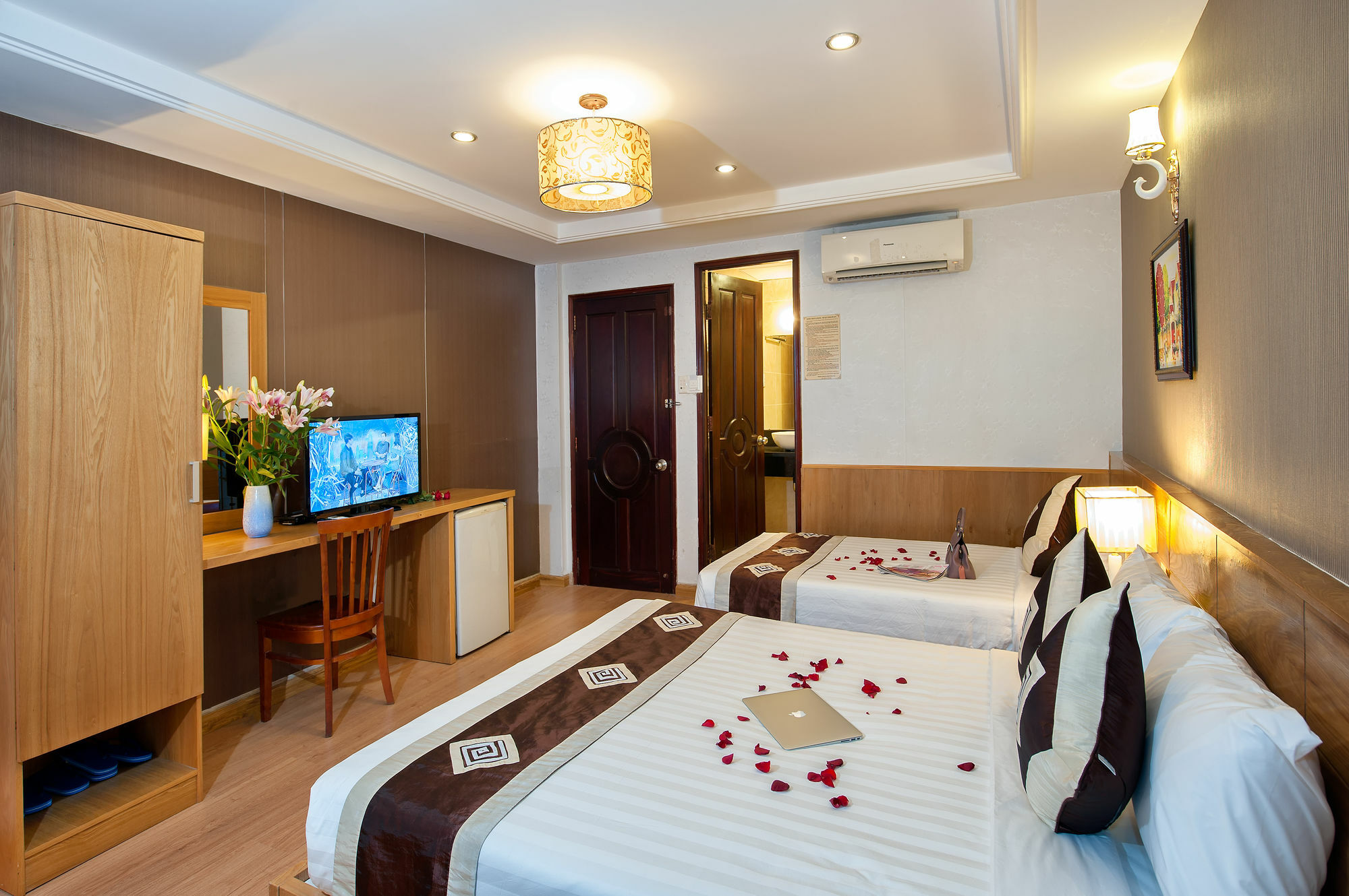 Paris Gold Hotel Ho Chi Minh City Exterior photo